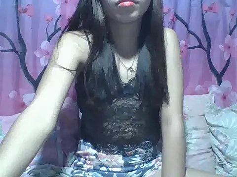 SweetPussie18x online show from March 4, 12:18 am