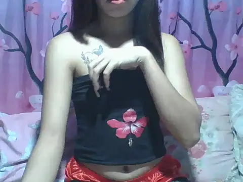 SweetPussie18x online show from March 3, 12:06 am