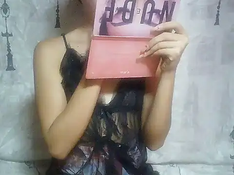 SweetPussie18x online show from December 17, 1:21 am