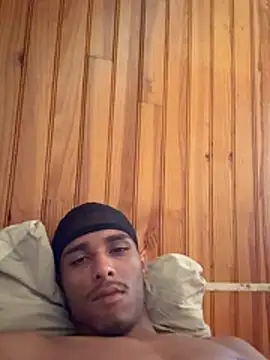 Snapshot of arcy973 chatting on June 21, 7:14 am arcy973 online show from June 21, 7:14 am