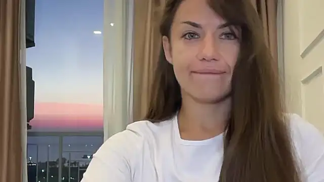 Snapshot of Roriann chatting on February 5, 11:39 am Roriann online show from February 5, 11:39 am