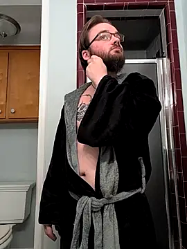 Snapshot of bear8t chatting on February 24, 5:03 pm bear8t online show from February 24, 5:03 pm