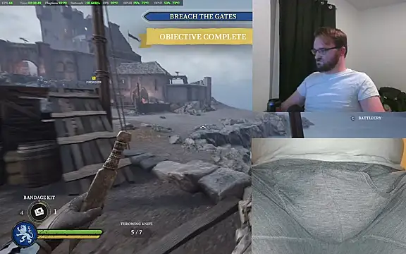 Snapshot of bear8t chatting on October 15, 9:39 am bear8t online show from October 15, 9:39 am