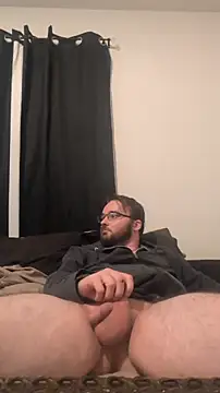 Snapshot of bear8t chatting on October 31, 10:56 am bear8t online show from October 31, 10:56 am