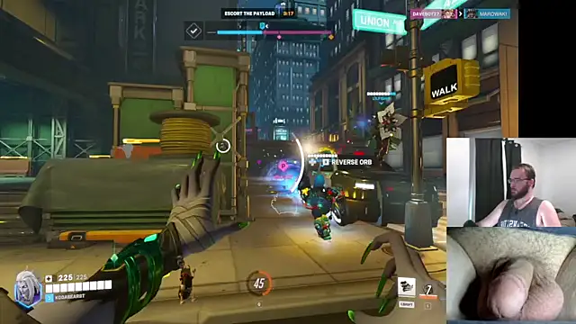 Snapshot of bear8t chatting on November 14, 5:05 pm bear8t online show from November 14, 5:05 pm