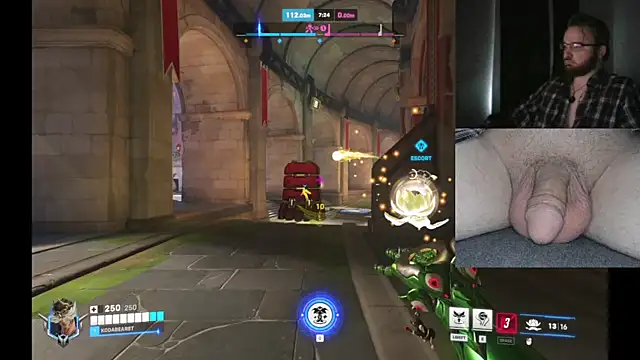 Snapshot of bear8t chatting on November 8, 6:55 pm bear8t online show from November 8, 6:55 pm