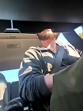 Snapshot of bear8t chatting on October 30, 10:50 pm bear8t online show from October 30, 10:50 pm