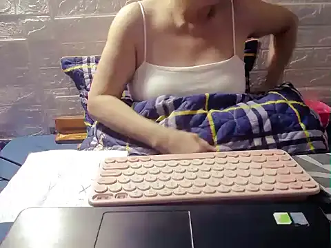 Snapshot of hyhy_99 chatting on October 26, 4:29 pm hyhy 99 online show from October 26, 4:29 pm