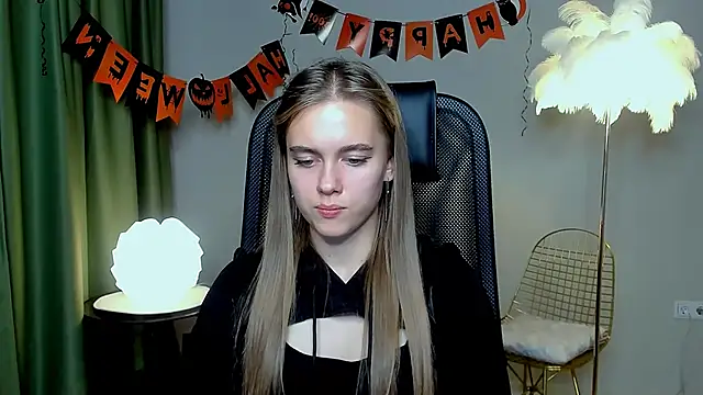 JuneWoods online show from October 24, 1:10 pm