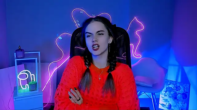 JuneWoods online show from March 6, 3:40 pm