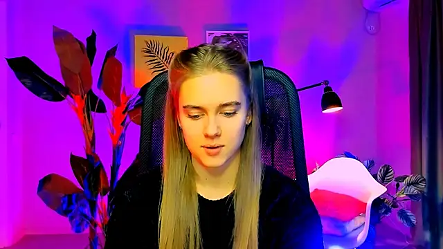 JuneWoods online show from December 1, 6:25 am