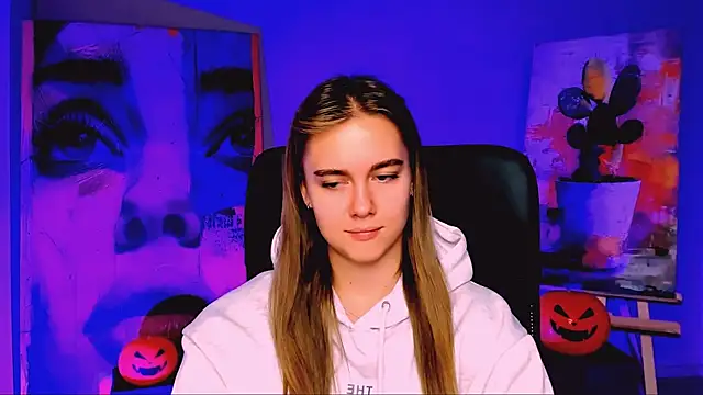 JuneWoods online show from October 29, 6:34 am