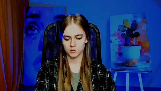 JuneWoods online show from April 13, 3:49 pm