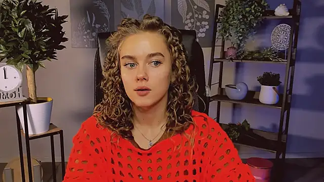 JuneWoods online show from November 21, 12:15 pm