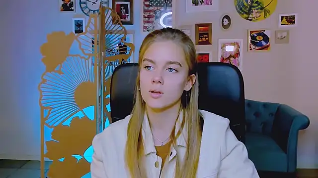 JuneWoods online show from October 6, 6:36 am