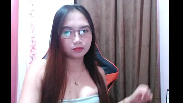 Snapshot of pinayscarlet chatting on October 1, 11:08 pm pinayscarlet online show from October 1, 11:08 pm