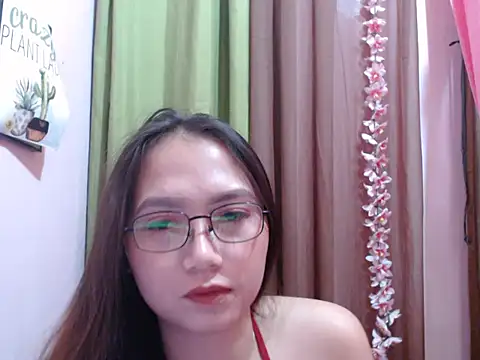 Snapshot of pinayscarlet chatting on October 16, 2:03 pm pinayscarlet online show from October 16, 2:03 pm