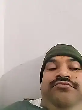 Snapshot of desiyouth94 chatting on December 14, 1:39 pm desiyouth94 online show from December 14, 1:39 pm