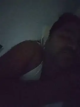 Snapshot of desiyouth94 chatting on December 4, 7:35 pm desiyouth94 online show from December 4, 7:35 pm