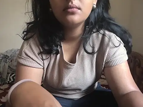 Snapshot of reena_12 chatting on March 7, 7:59 am reena 12 online show from March 7, 7:59 am