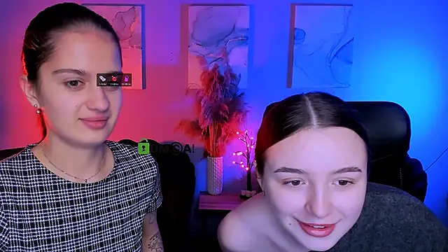 Snapshot of leslie_bird chatting on December 3, 10:25 am leslie bird online show from December 3, 10:25 am