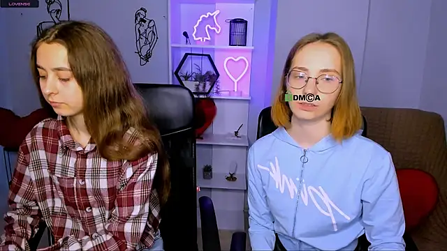 rebecca smile online show from December 22, 1:22 pm