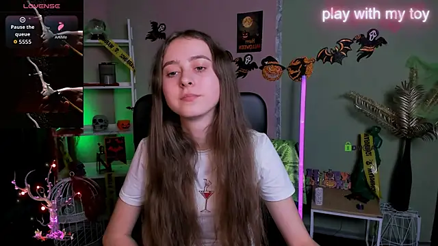 rebecca smile online show from October 29, 1:32 pm