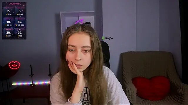 rebecca smile online show from November 17, 1:48 pm