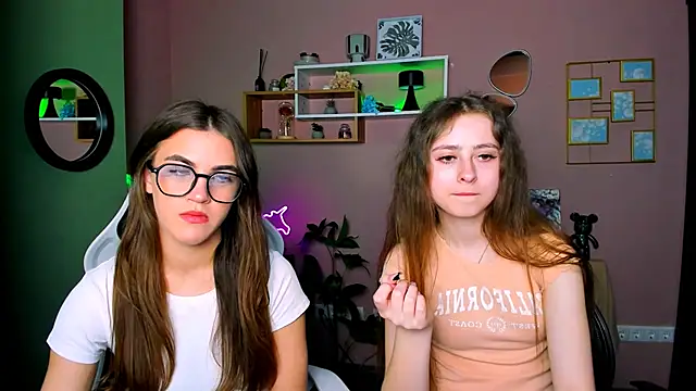 rebecca smile online show from March 26, 1:20 pm