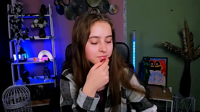 rebecca smile online show from November 14, 1:26 pm