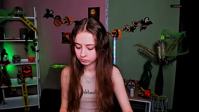 rebecca smile online show from November 4, 6:39 am