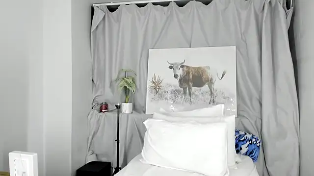 ConnieSmall24 online show from October 21, 12:32 am