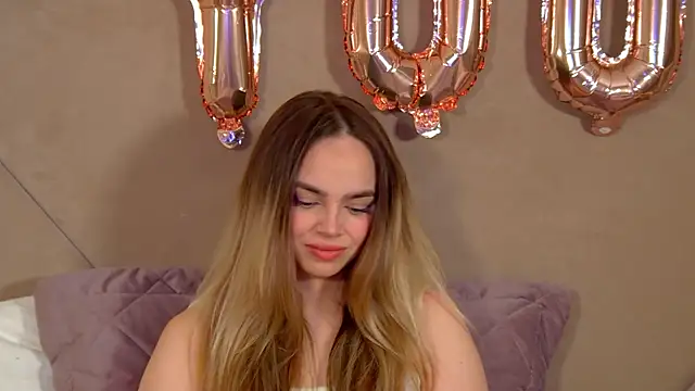 Snapshot of AnitaVenture chatting on February 21, 4:25 am AnitaVenture online show from February 21, 4:25 am