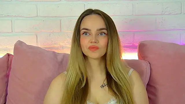 Snapshot of AnitaVenture chatting on February 25, 4:23 am AnitaVenture online show from February 25, 4:23 am