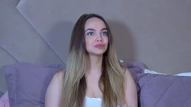 Snapshot of AnitaVenture chatting on June 18, 4:22 am AnitaVenture online show from June 18, 4:22 am