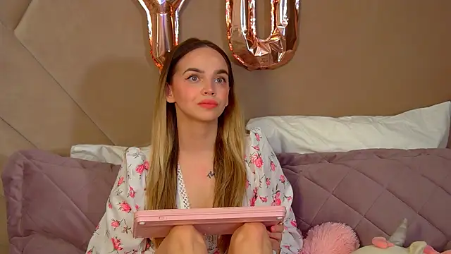 Snapshot of AnitaVenture chatting on February 26, 4:01 am AnitaVenture online show from February 26, 4:01 am