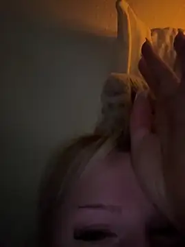 blondeeee online show from December 18, 7:46 am