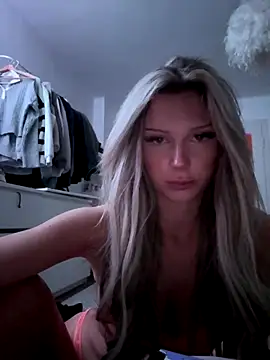 blondeeee online show from December 22, 4:29 pm