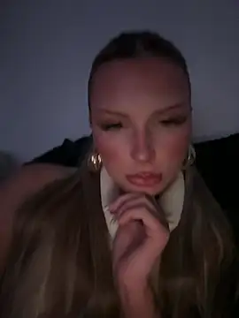 blondeeee online show from February 20, 5:26 pm