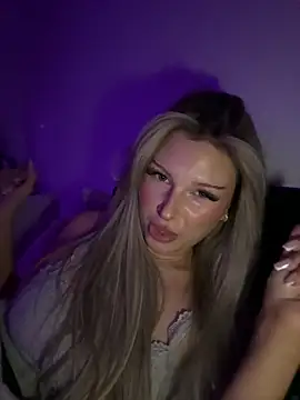 blondeeee online show from February 7, 6:16 pm