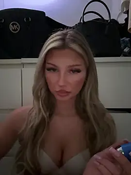 blondeeee online show from March 11, 4:56 pm