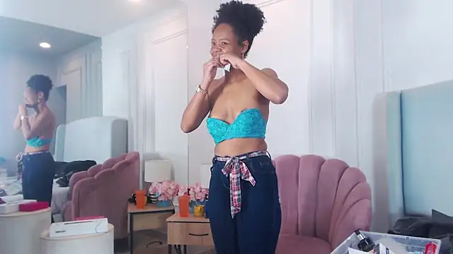 Snapshot of ChantalGarner chatting on February 20, 1:02 pm ChantalGarner online show from February 20, 1:02 pm