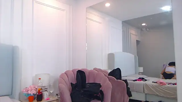 ChantalGarner online show from October 17, 1:24 pm