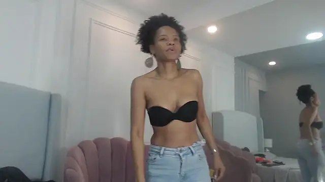 Snapshot of ChantalGarner chatting on January 19, 1:26 pm ChantalGarner online show from January 19, 1:26 pm