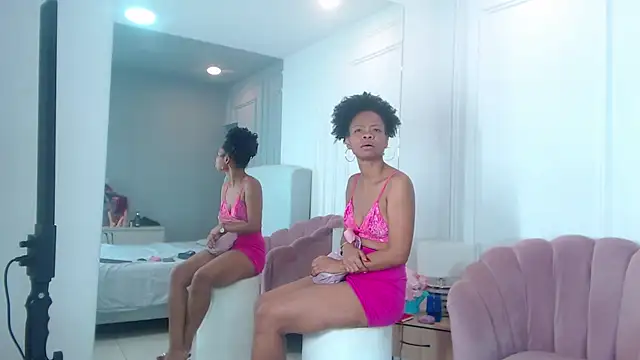 Snapshot of ChantalGarner chatting on February 19, 1:08 pm ChantalGarner online show from February 19, 1:08 pm