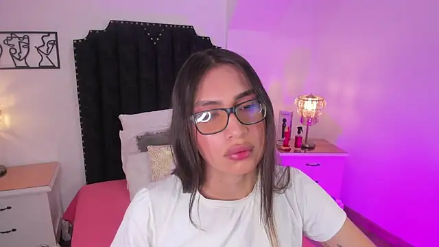 cherrylady 02 online show from December 15, 1:39 pm