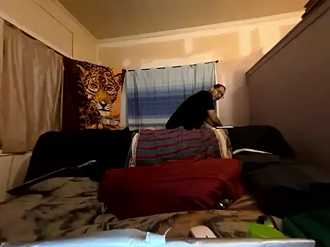 ThrowedWorldWide online show from January 12, 1:45 am