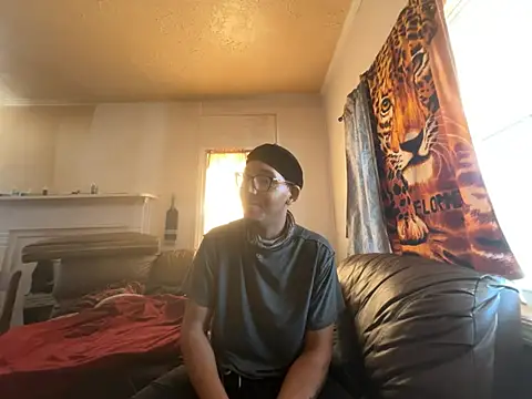 ThrowedWorldWide online show from March 4, 4:04 pm