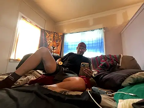 ThrowedWorldWide online show from January 10, 3:51 pm