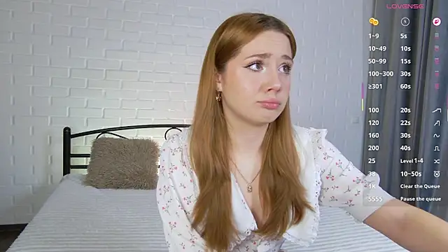 KariDollar online show from April 8, 8:21 pm